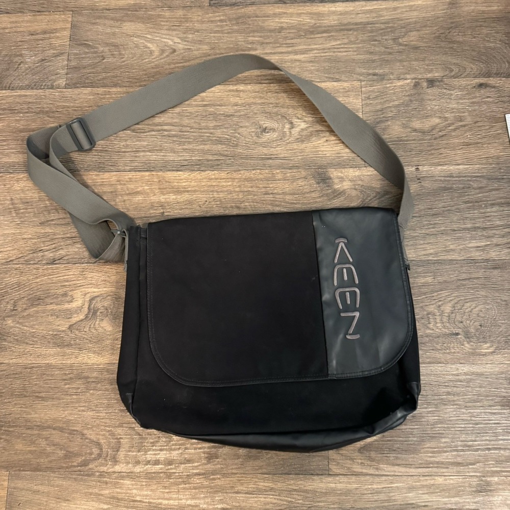 Keen Hybrid Transport MORTON‎ MESSENGER Messenger U Bag Sling Bag Black Color